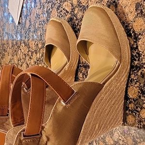BCBGeneration Wedge Platform Espadrille Cross Strap Heels Size 8M